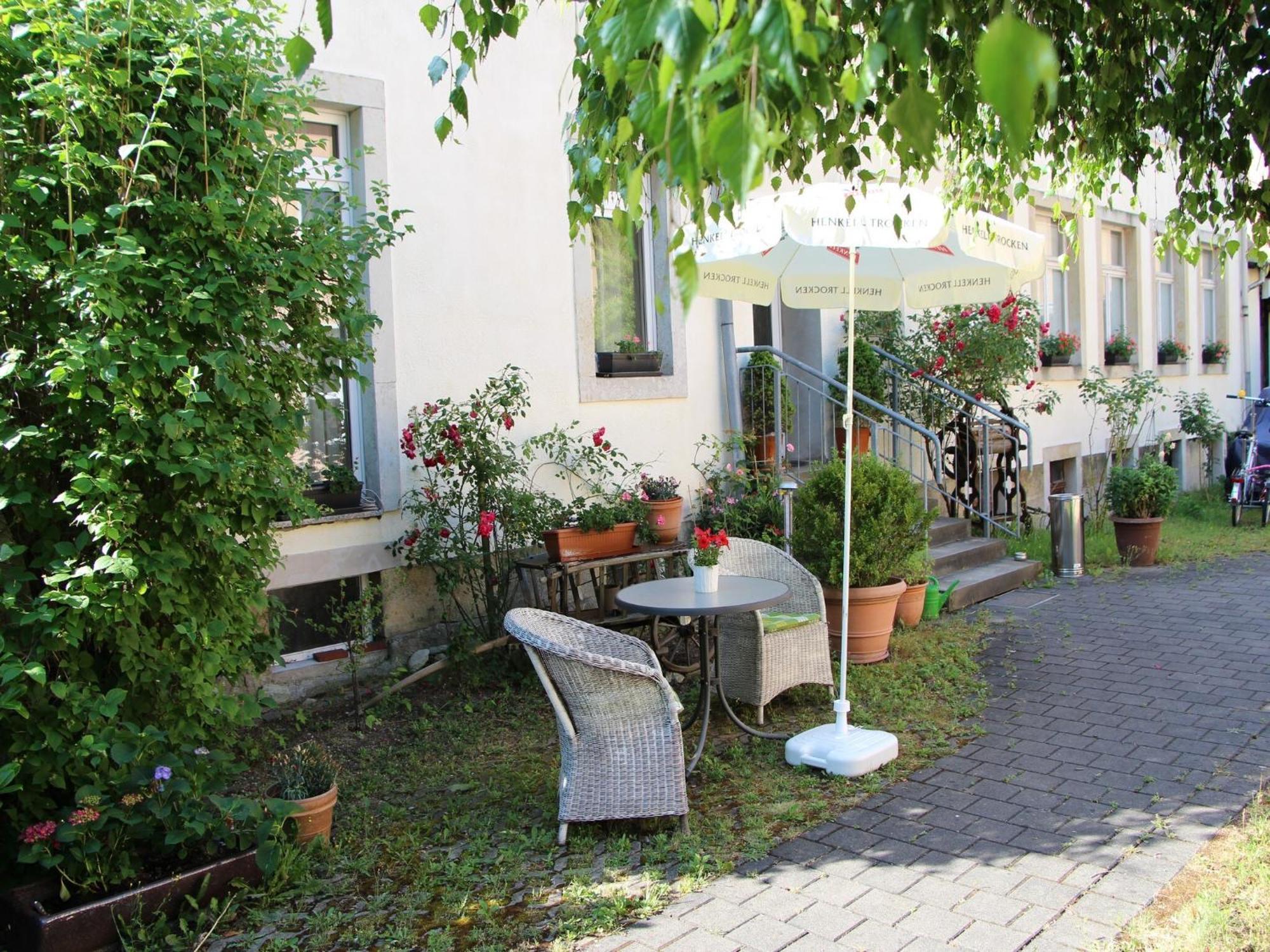Apartments Und Zimmer Gaestehaus Matthias Dresden Exterior foto